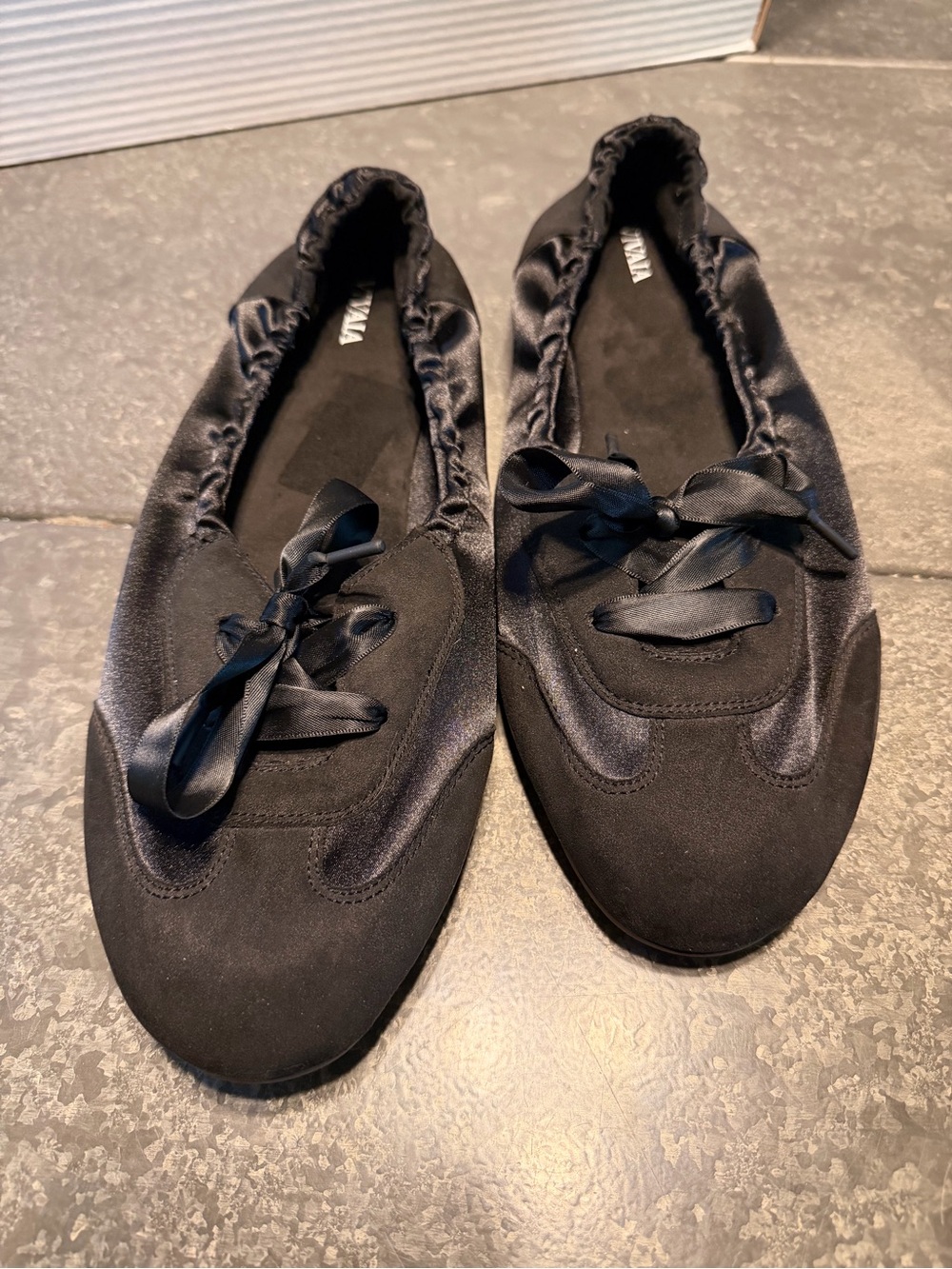 VIVAIA Yanka Sneakerina Ballet Sneaker Black Size 11 EU 43 NWOB Satin
